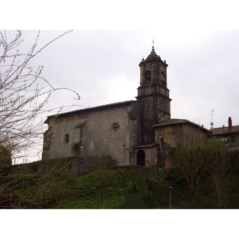 present church was a re-building after the medieval church burned down in mid-16thC