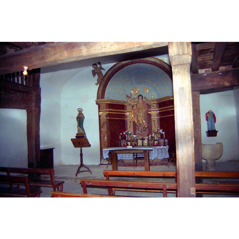 is the 'font' to the right [south side] of the altar being used as a lavabo? a stoup?