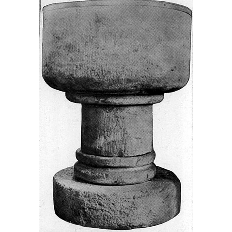 [NB: at this time the font has been set up with the double-moulding piece right below the stem, near the lower base]