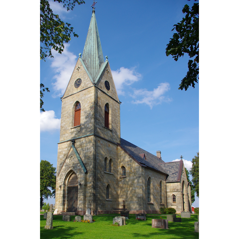 the medieval church was demolished 1905 when the new church was built to replace it, using materials and furnihings from the old one