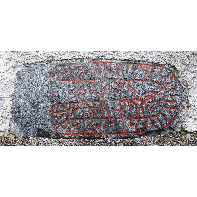 Source caption: "Runsten inmurad i ytterväggen på Järpås kyrka, Västergötland. Inskriptionen lyder: "Kabr o Wikman satte denna sten och gjorde bron efter Sture"."