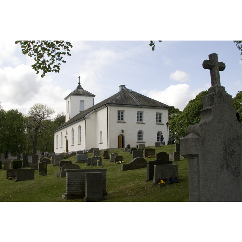 the early-19thC church built on the site of the medieval one