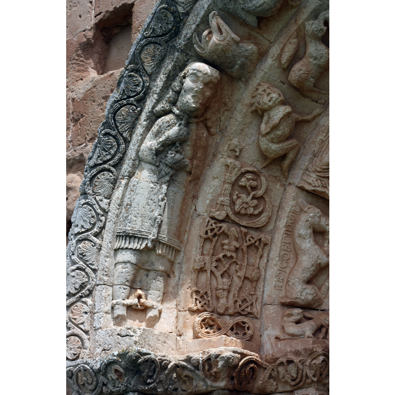 Source caption: "Romanische Kirche San Andrés in es:Soto de Bureba, Archivolte des Portals"