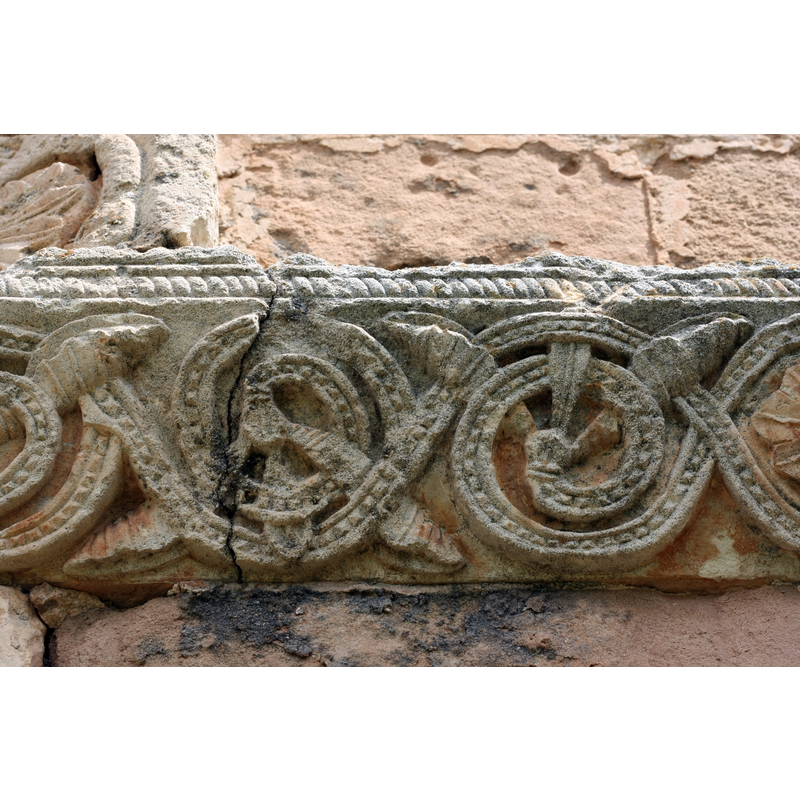 Source caption: "Romanische Kirche San Andrés in es:Soto de Bureba, Kämpfer des Portals"