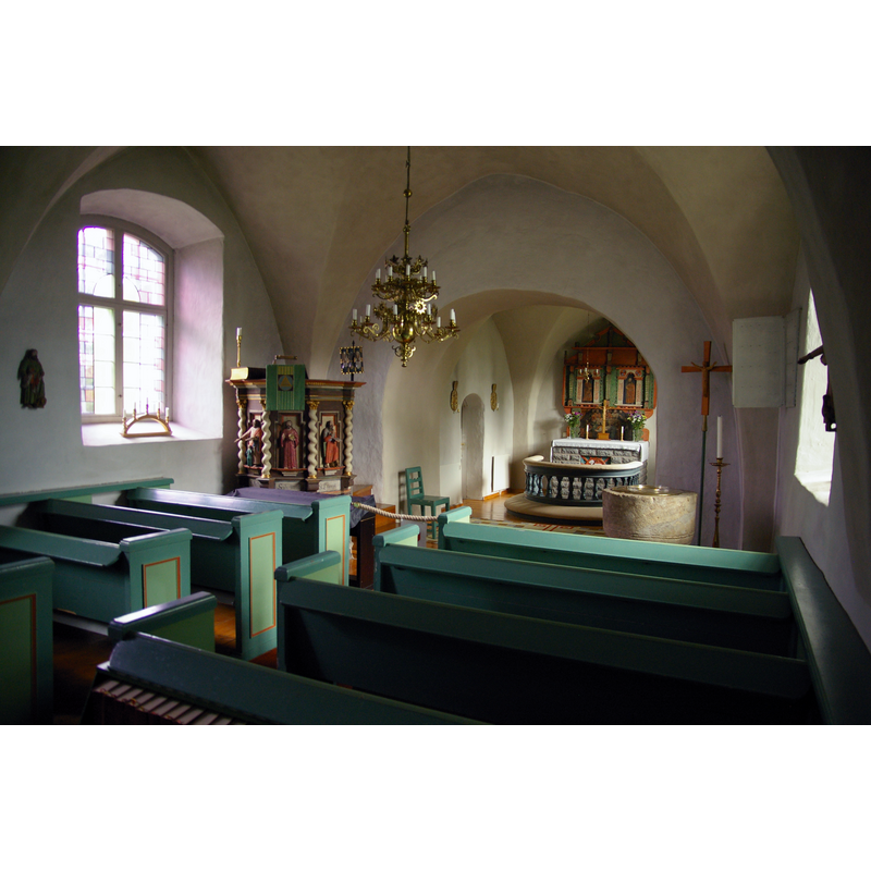 Source caption: "Luttra kyrka i Falköpings kommun (Skara stift). Byggd på 1100-talet."