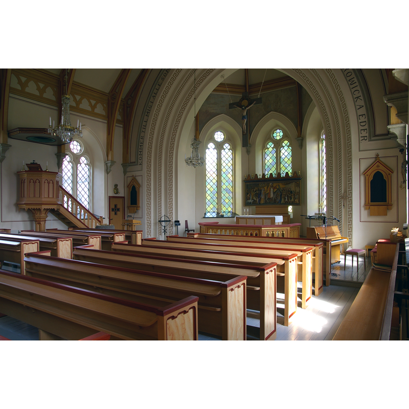 the top of the medieval font is discernible on the left [north] side, by the stairs to the pulpit