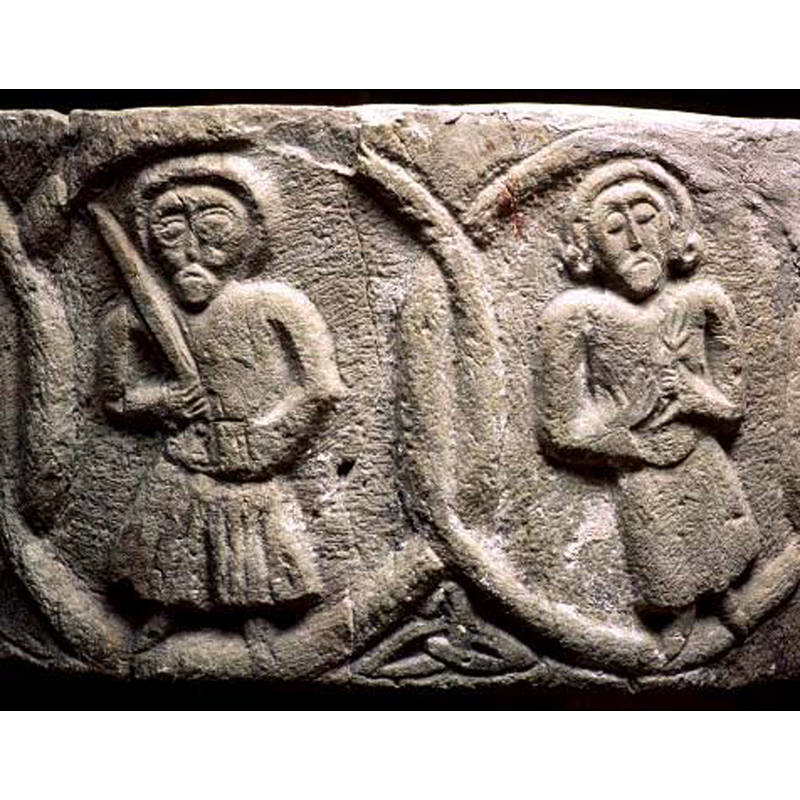 there are at least two triquetras in the lower spandrels of the linked circles around the basin; one of them is visible here; the other is visible in ImageFileNo. 1200805016