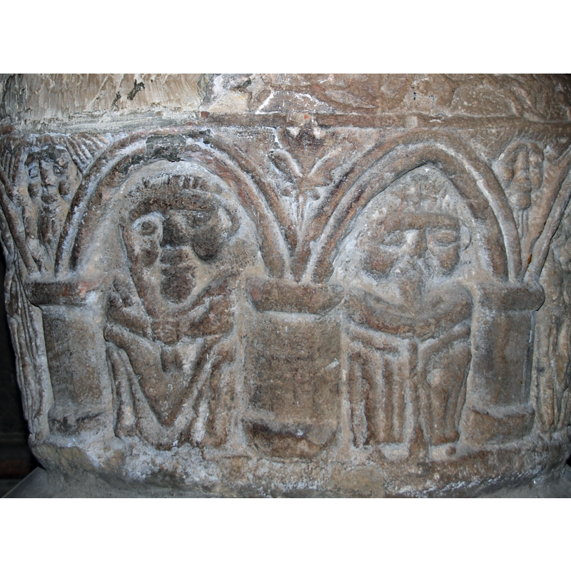 one seen here in the centre spandrel [cf. FontNotes]