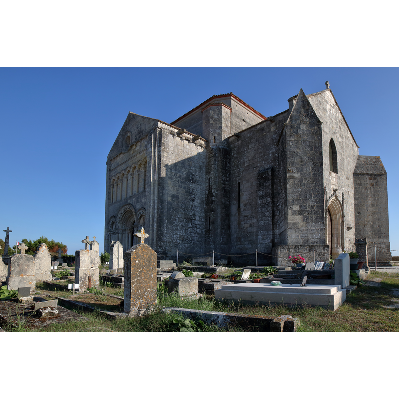 Source caption: "Cimetière et église Sainte-Radegonde de Talmont-sur-Gironde"