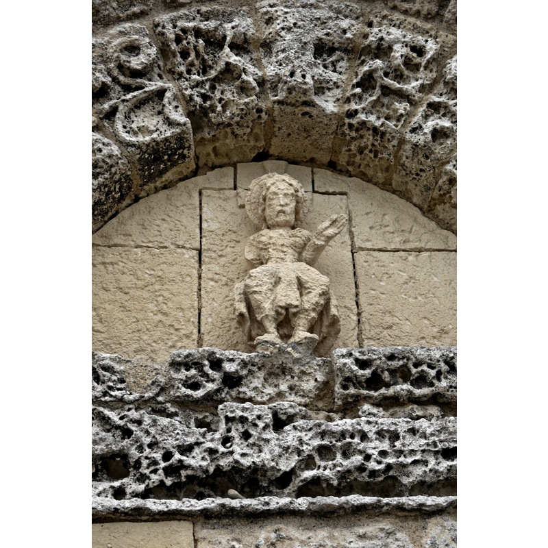 Source caption: "Sainte-Radegonde-Talmont-sur-Gironde, rechtes Scheinportal, Christus mit Kreuznimbus"