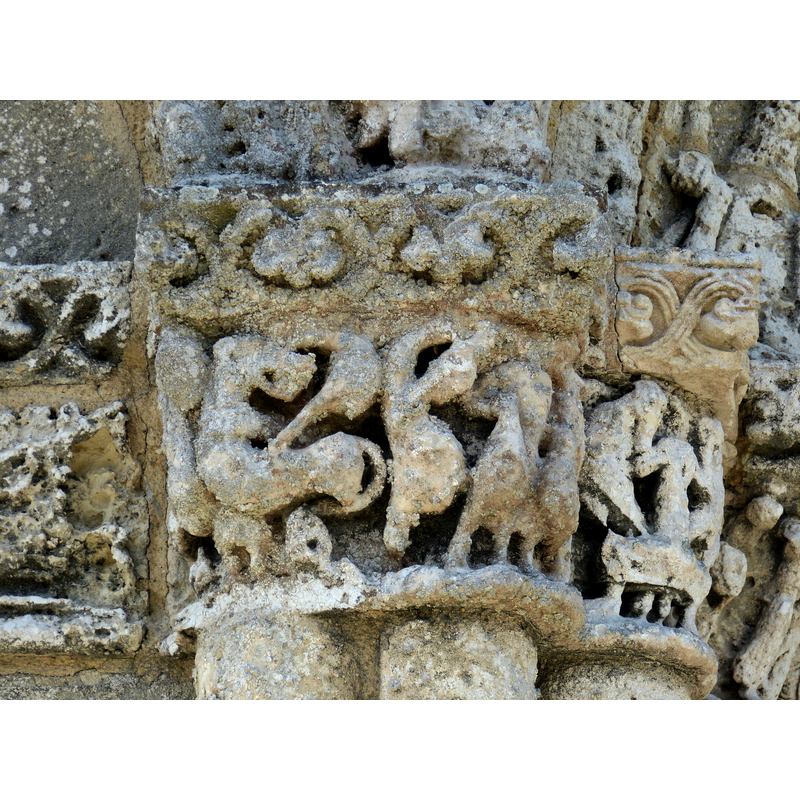 Source caption: "Talmont-sur-Gironde ( Charente-Maritime ). Kirche St.Radegund ( 12.Jhdt. ) - Romanisches Nordportal."