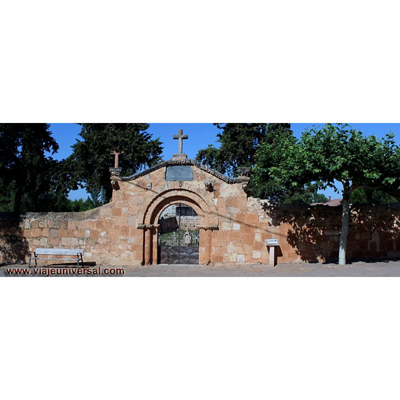 the gate of the old cemetery is a composite of fragments from the disappeared Ermita de San Nicolas