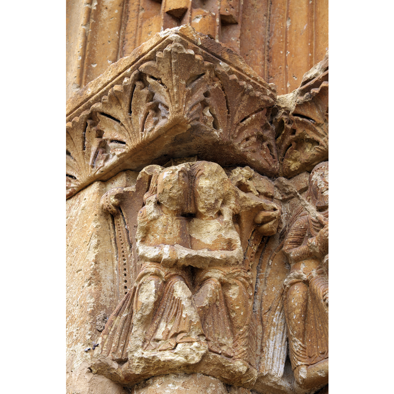 Source caption: "Kirche San Juan Bautista (Johannes der Täufer) in Moarves de Ojeda (Olmos de Ojeda) in der Provinz Palencia (Kastilien-León/Spanien), Kapitelle des Portals"