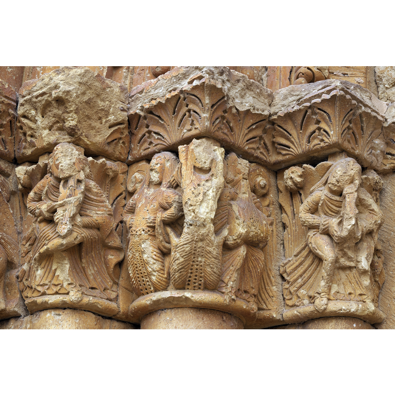 Source caption: "Kirche San Juan Bautista (Johannes der Täufer) in Moarves de Ojeda (Olmos de Ojeda) in der Provinz Palencia (Kastilien-León/Spanien), Kapitelle des Portals"