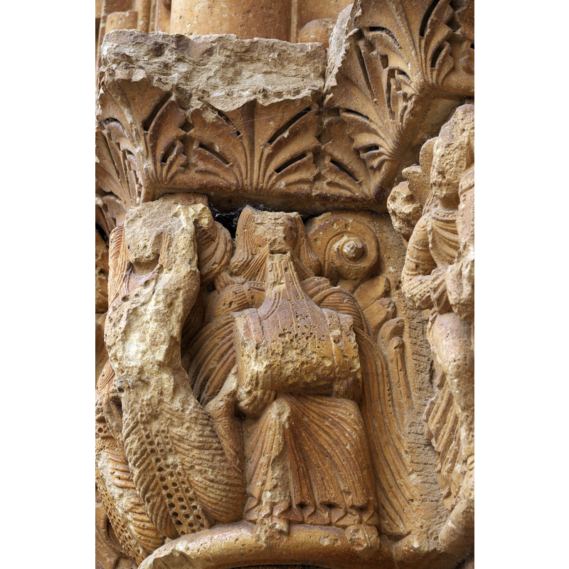 Source caption: "Kirche San Juan Bautista (Johannes der Täufer) in Moarves de Ojeda (Olmos de Ojeda) in der Provinz Palencia (Kastilien-León/Spanien), Kapitelle des Portals"