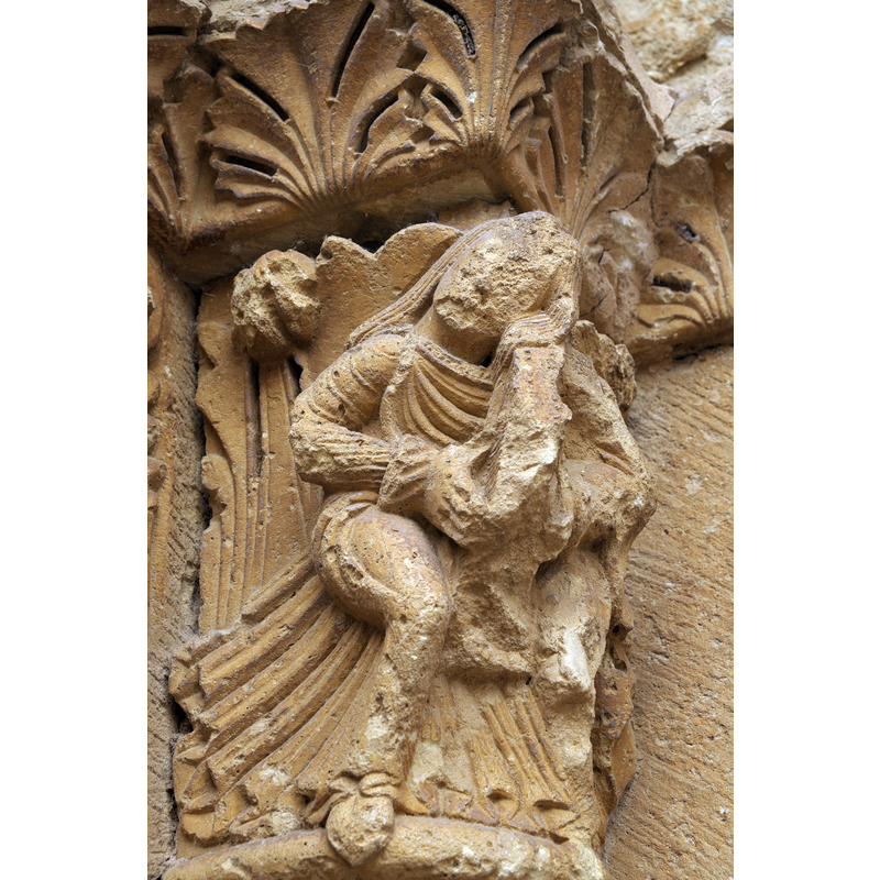 Source caption: "Kirche San Juan Bautista (Johannes der Täufer) in Moarves de Ojeda (Olmos de Ojeda) in der Provinz Palencia (Kastilien-León/Spanien), Kapitelle des Portals"
