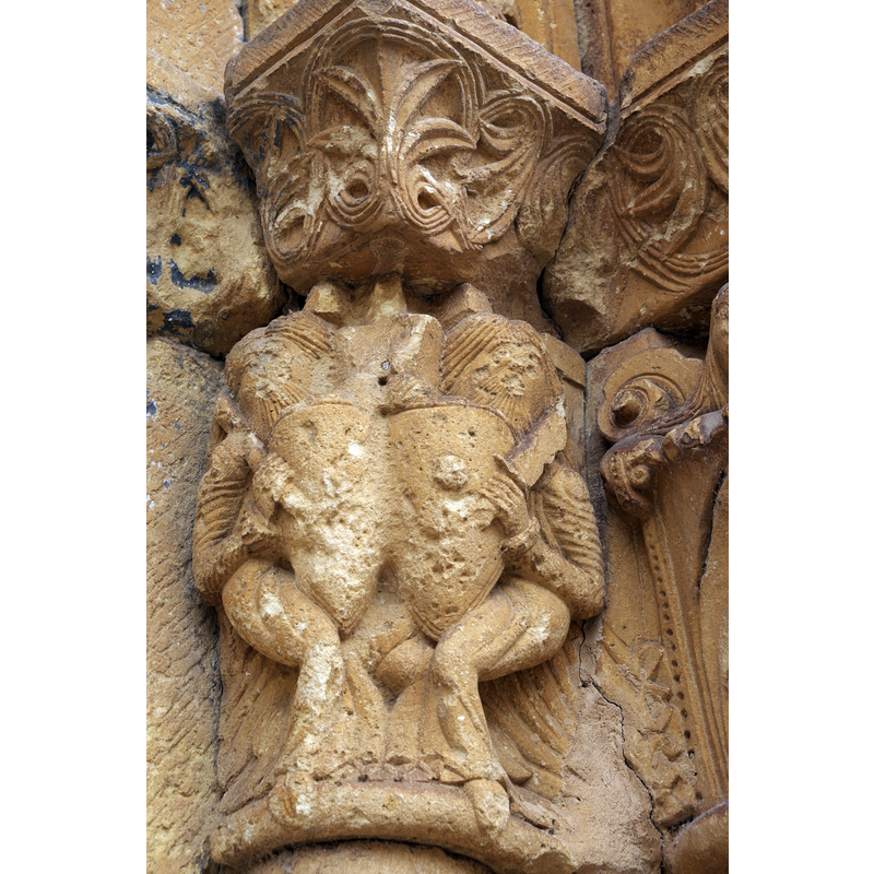 Source caption: "Kirche San Juan Bautista (Johannes der Täufer) in Moarves de Ojeda (Olmos de Ojeda) in der Provinz Palencia (Kastilien-León/Spanien), Kapitelle des Portals"