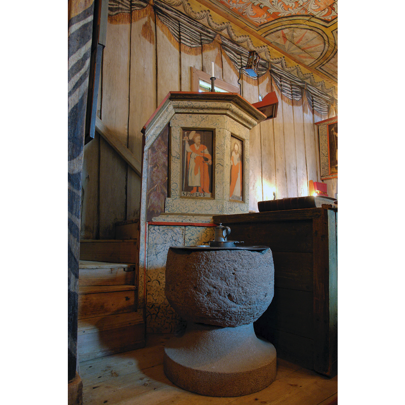 it had earlier been reported at the west end of the nave