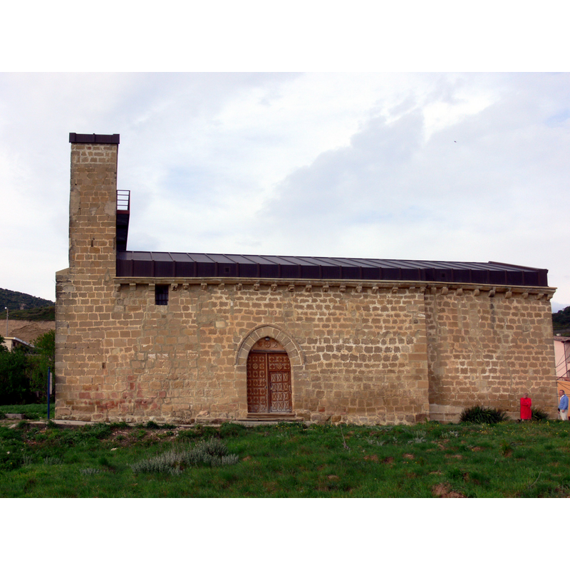 Source caption: "Iglesia de San Esteban en Galbárruli, La Rioja - España."