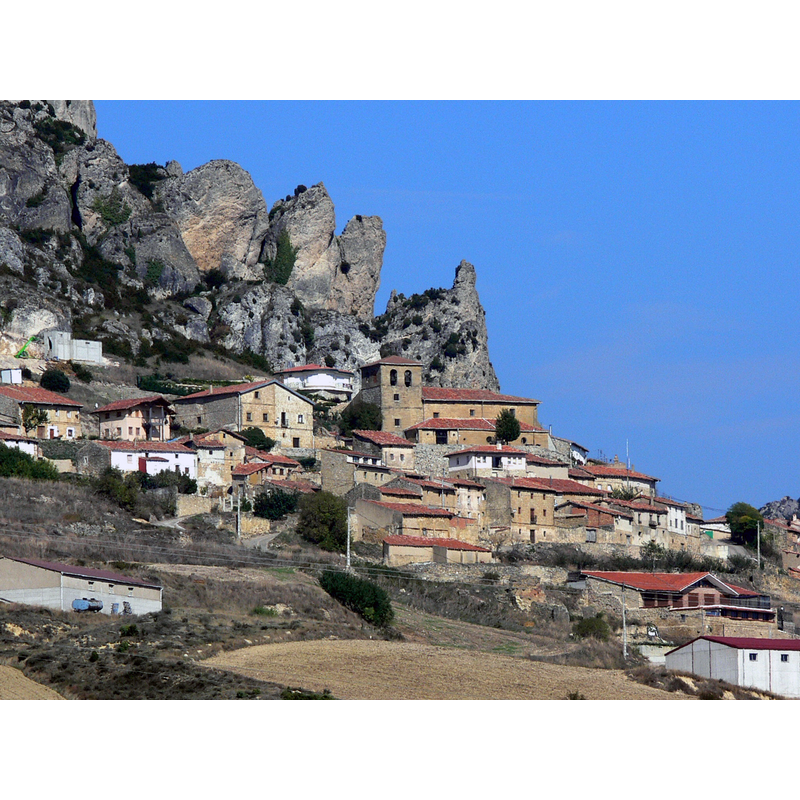 a context view of the Iglesia de la Trinidad, the parish church of Cellorigo