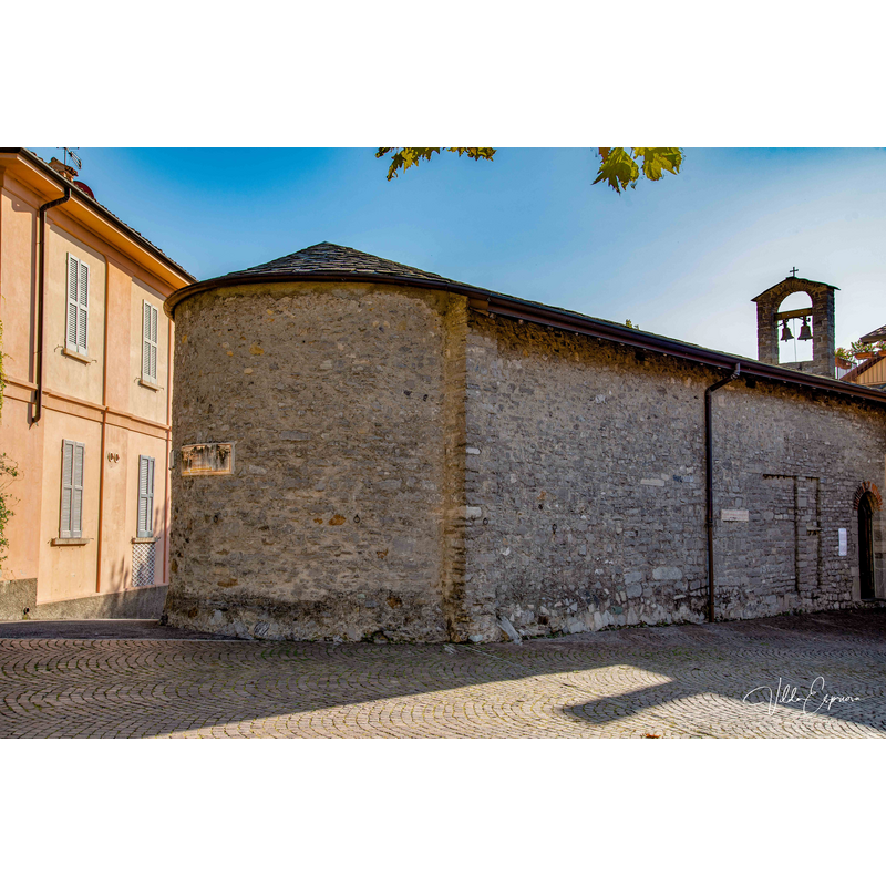 Source caption: "Questo Tempio (dedicato) a San Giovanni Battista fu ampliato notevolmente e consacrato nell'anno 1151. Il Vescovo Sicariense Pantaleone il 9 gennaio dell'anno 1331 lo consacrò."