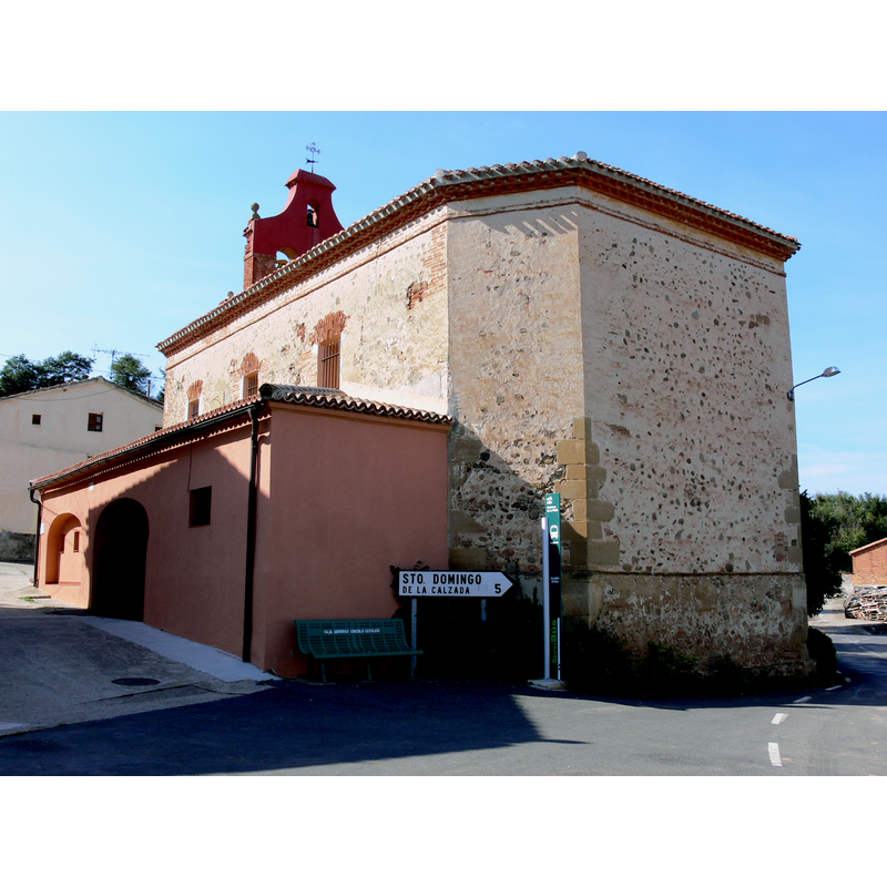 Source caption: "Iglesia de San Juan Evangelista en Gallinero de Rioja (España)"