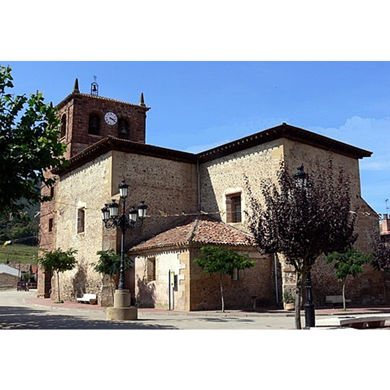 Source caption: "Iglesia de San Andrés. Aunque está iglesia parroquial es del siglo XVI conserva una pila bautismal de finales del siglo XII."