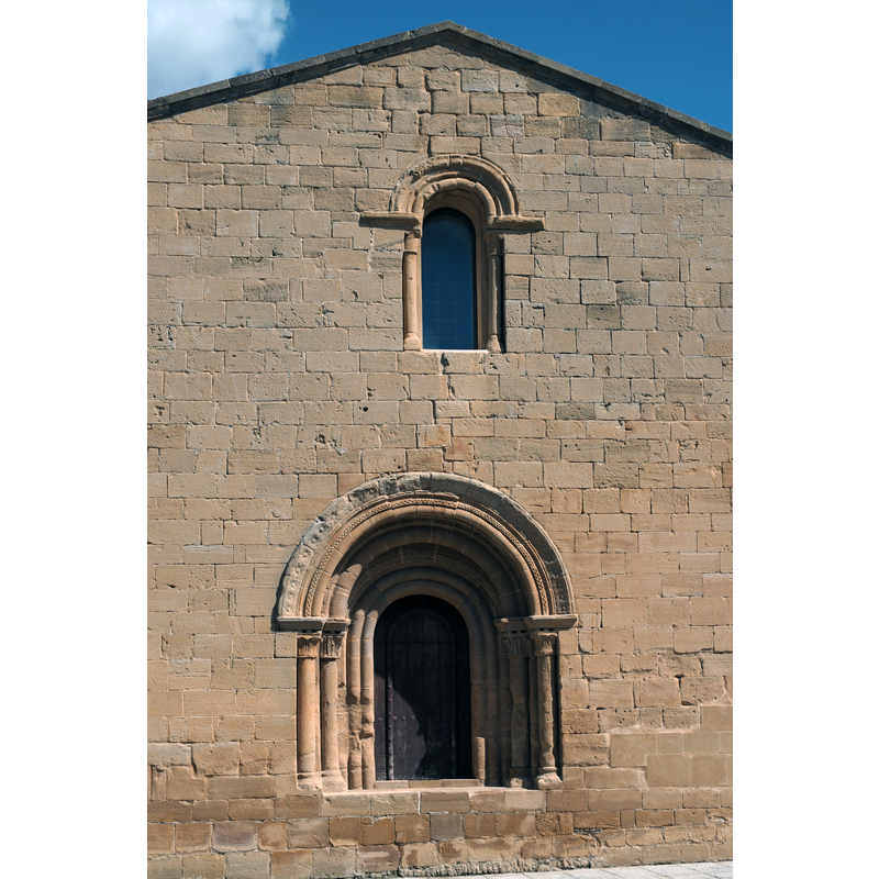 Source caption: "Katholische Kirche San Salvador in Tirgo [...] Westfassade"