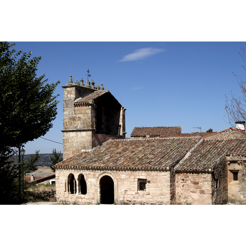 Source caption: "Imagen de la iglesia románica de Cubillas."