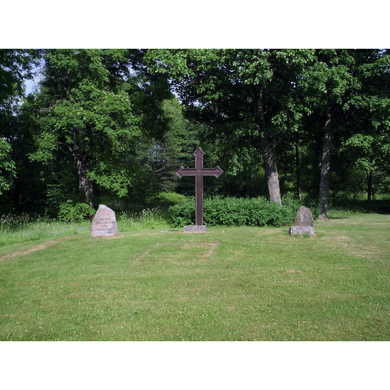 Source caption: "På minnesstenen står det: "Här stod Herrljunga äldsta kyrka från tidig medeltid till år 1865.""