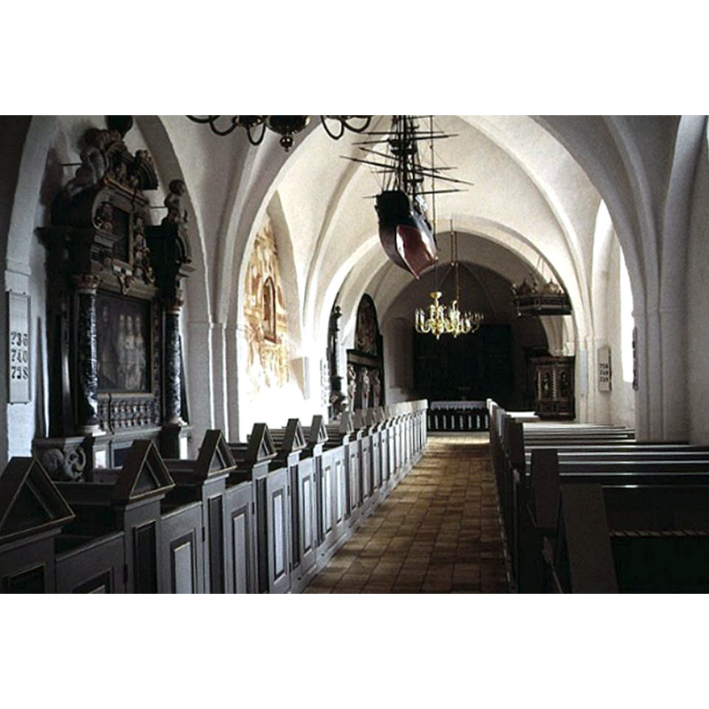 Source caption: "Hornslet Kirke i Danmark. Skibet set mod øst"