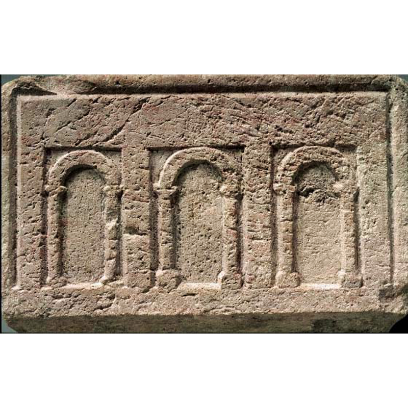 on the north and south sides [cf. FontNotes]; each arch is framed in a rectangular niche