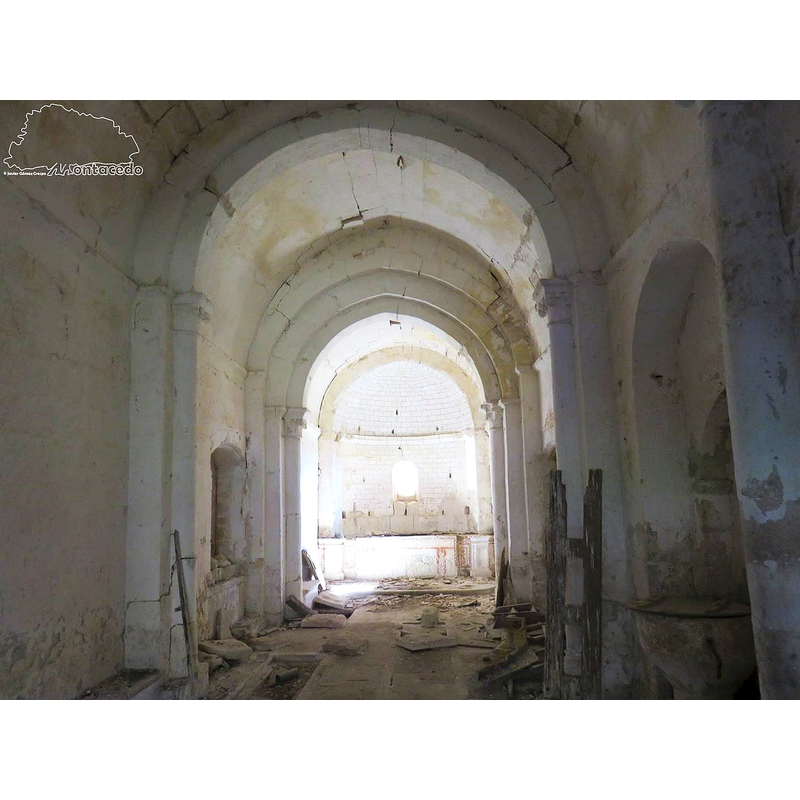 this church had been originally one of the two parish churches in Las Celadas; eventually it fell into disuse -- notice the baptismal font in the alcove at the bottom-right corner of the image