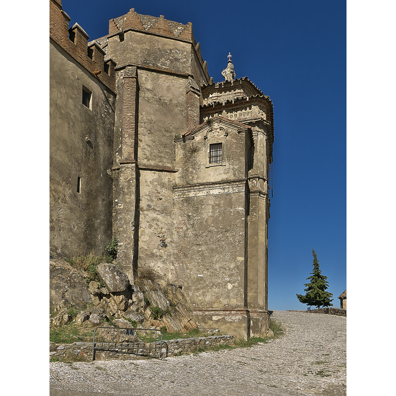 Source caption: "Ábside y obra añadida en la etapa barroca."
