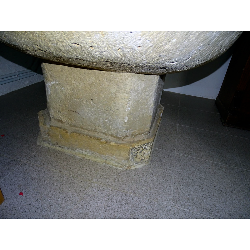 the medieval font originally from the nearby Ermita de San Vicente de Pospozuelo is now located in the present [18thC] parish church of San Pedro de Fuentesoto
