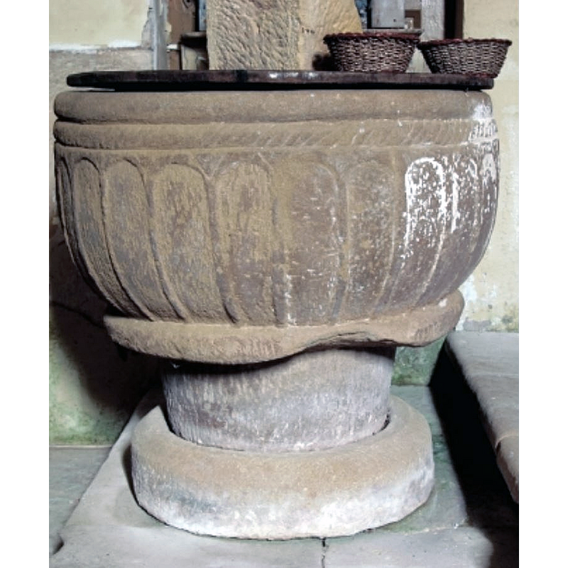 notice the damage to the underbowl rim