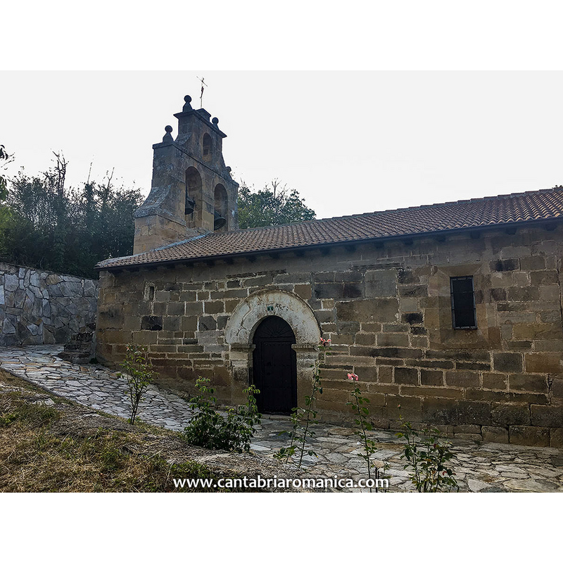 Source caption: "Bárcena de Ebro conserva, en la Iglesia de San Cristóbal, vestigios de su origen, que aunque modificado con posterioridad, aún nos permite indagar  varios elementos que pueden ser de nuestro interés.La puerta del muro meridional presenta un arco de medio punto con dovelaje doble sobre cimacios biselados."