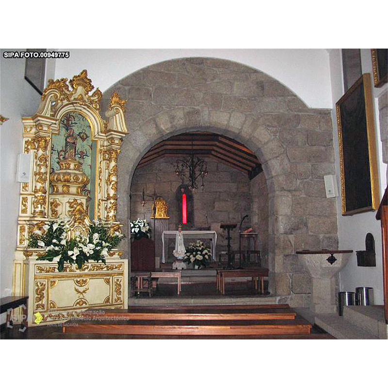 notice the baptismal font in the southeast corner, by the south pillar of the chancel arch