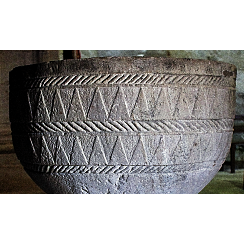 notice that the thread of the rope goes forward on the top and bottom but backward in the middle