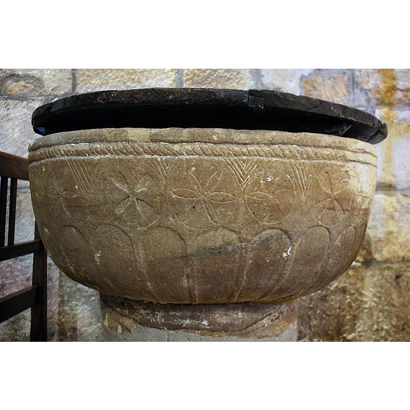all around the underbowl, resembling a concave ribbed pattern