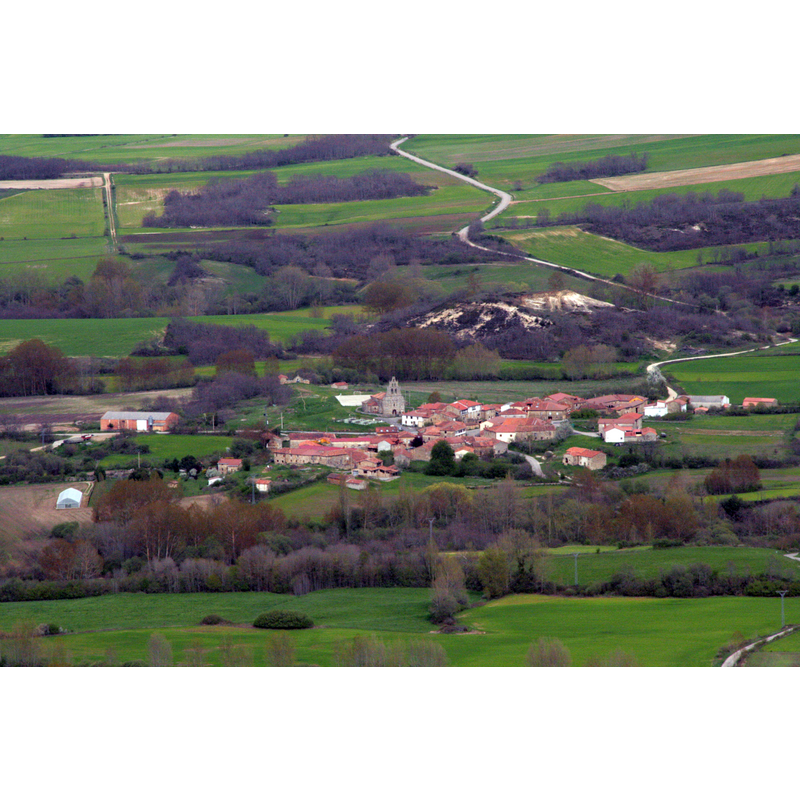 Source caption: "Vista de Villamoñico (Cantabria) desde el mirador de Valcabado"