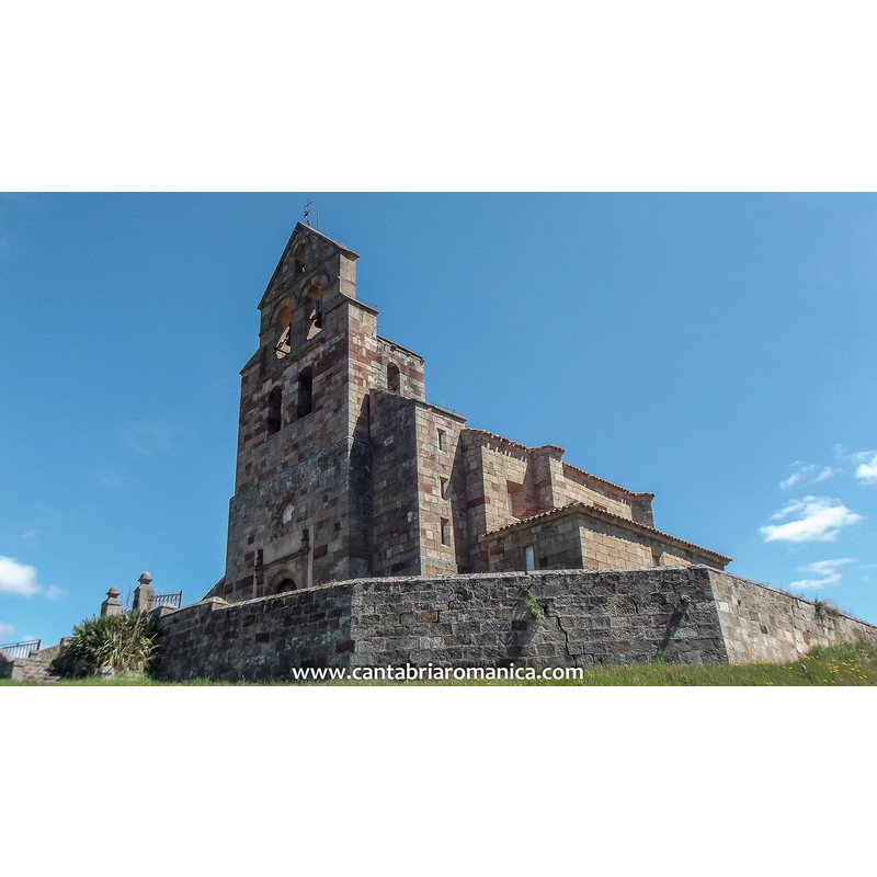 Source caption: "Situada cerca de una necrópolis altomedieval de tumbas antropomorfas excavadas en la roca, la potente estructura de San Juan se adivina desde la lejanía con varias restructuraciones a lo largo de los siglos XVI y XVII. De su original fábrica románica solo ha perdurado el ábside y el presbiterio con su arco triunfal. Asimismo es muy posible que el hastial occidental tuviese una espadaña románica que estamos seguros fue sustituida por la actual, seguramente una transformación de la antigua."