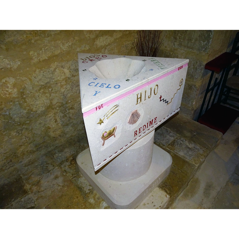 the new font designed by the parish priest ca. 2013 and executed by the Burgos stone mason Jorge Ortega [cf. FontNotes]