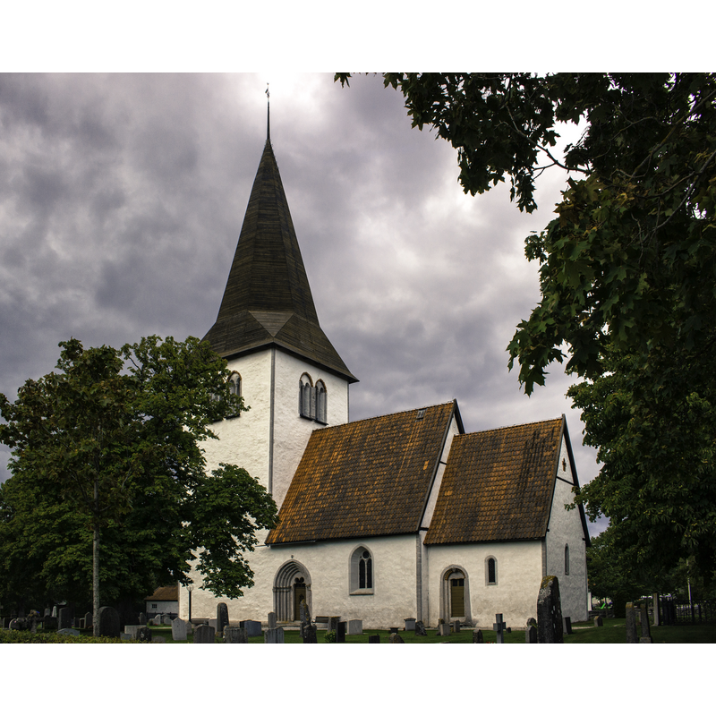 Source caption; " Igrexa de Hangvar, na illa sueca de Gotland."