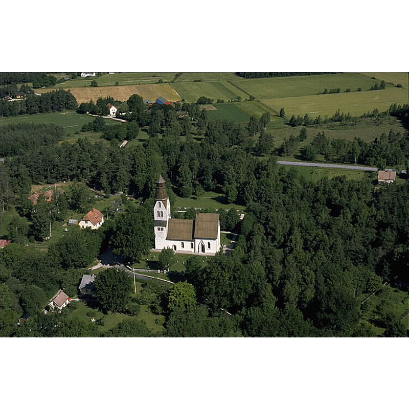 Source caption: "Lye kyrka [...] Kyrkomiljö"