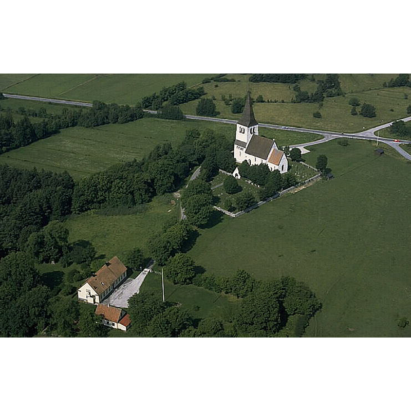 Source caption: "Rute kyrka [...] Kyrkomiljö [...] Länsväg 148 går förbi norr om kyrkan."