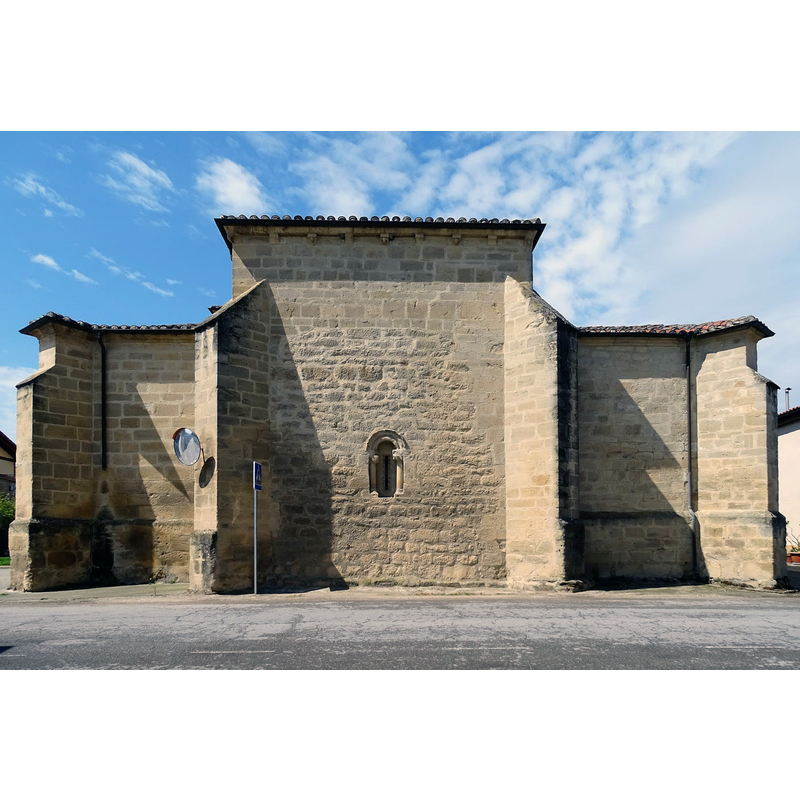the apse window is one the Romanesque elements remaining from the original Romanesque church here [cf. FontNotes]