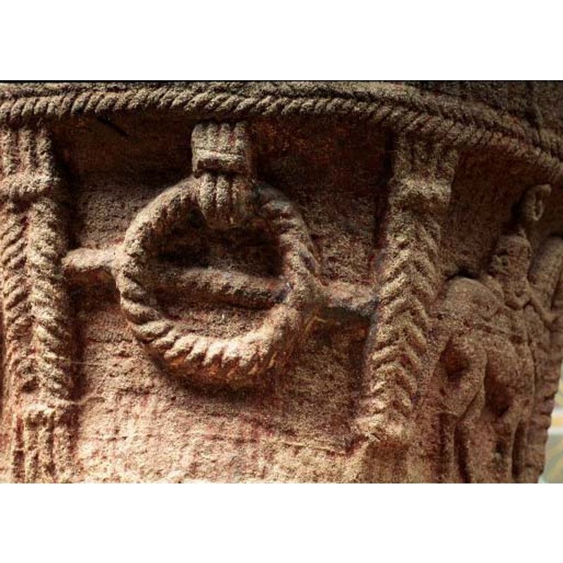several (6?) of these columns separated the panels of the upper base
