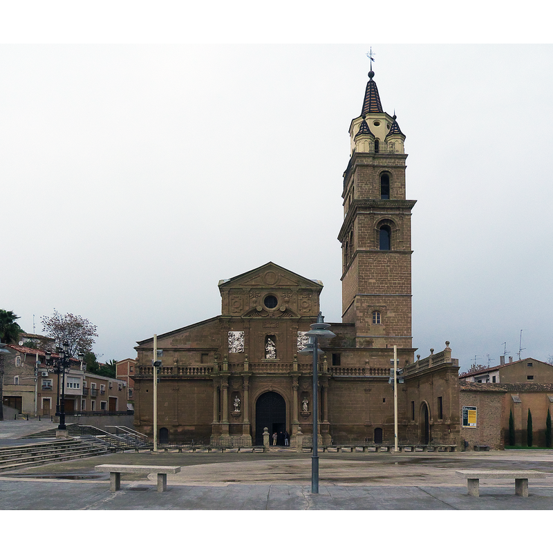 Source caption: " Corresponde al hastial occidental, presentando distintos estilos arquitectónicos. En las trazas intervino Juan Pérez de Solarte, padre."