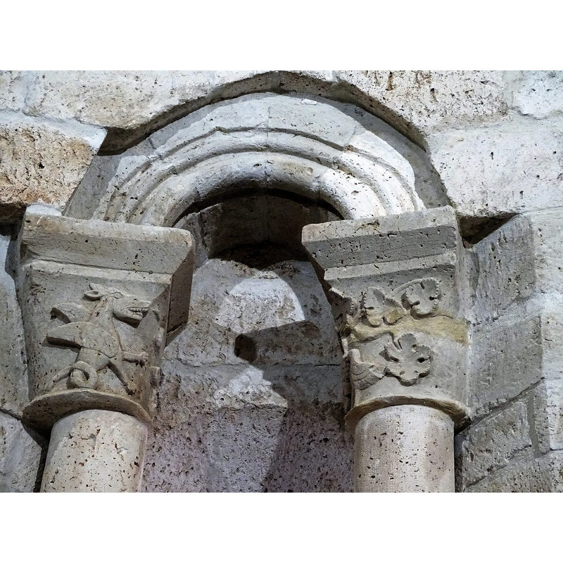 capitals in the middle of the three apse windows